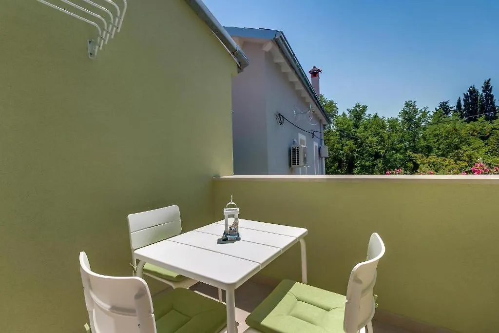 Linde Apartment Nerezine