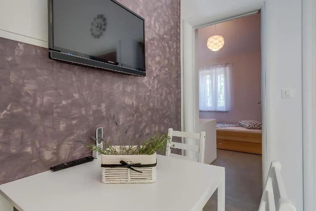 Linde Apartment Nerezine